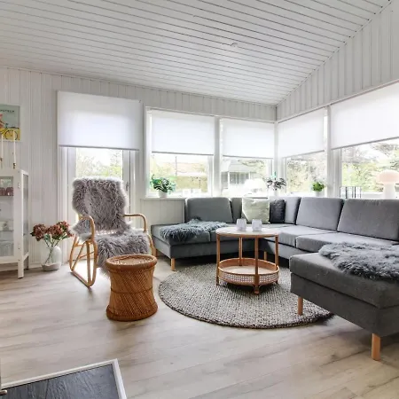 Holiday home Henryette - 200m From The Sea In Nw Jutland By Interhome *