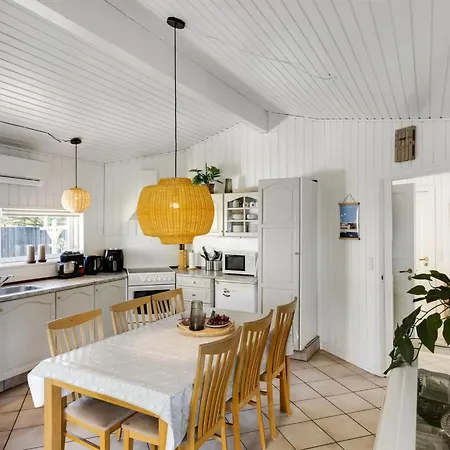 Ferienhaus Henryette - 200m From The Sea By Interhome *